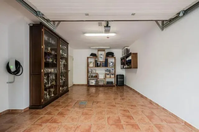 Chalet adosado en la Milla de Oro de Marbella — panorámica de La Concha — 37