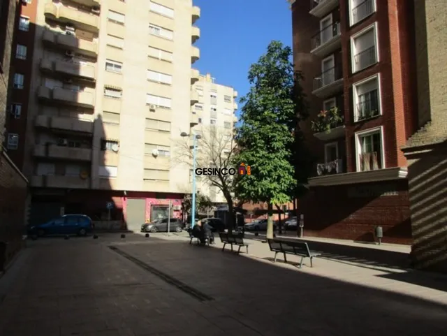 LOCAL COMERCIAL DIÁFANO CÉNTRICO — 9