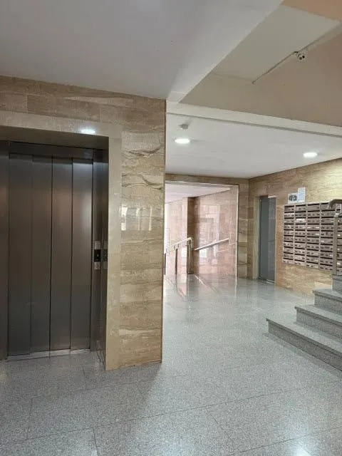 Alquiler de amplio piso en le centro, zona calle correos. — 31