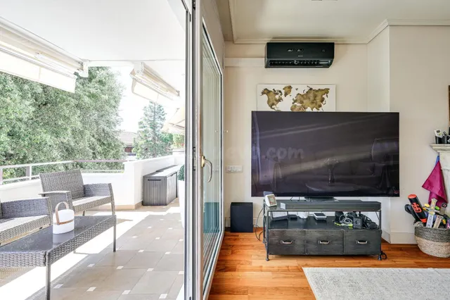 Espectacular vivienda con terraza, piscina y pista de tenis  - foto 4