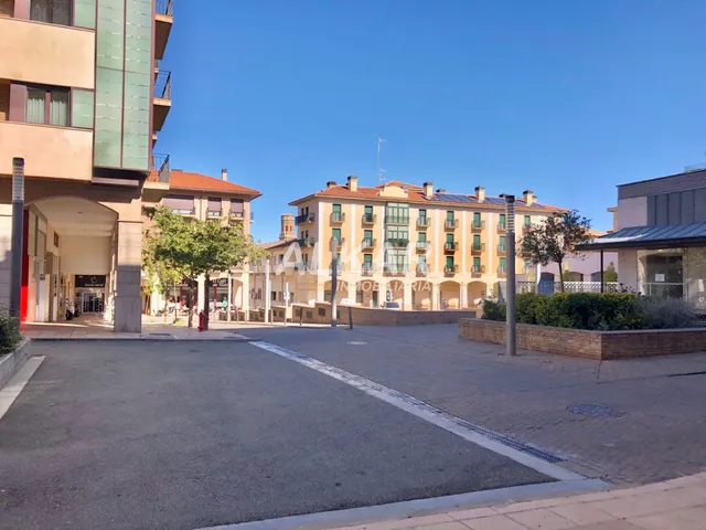 Bajera en venta o alquiler en el centro de Tudela - foto 2
