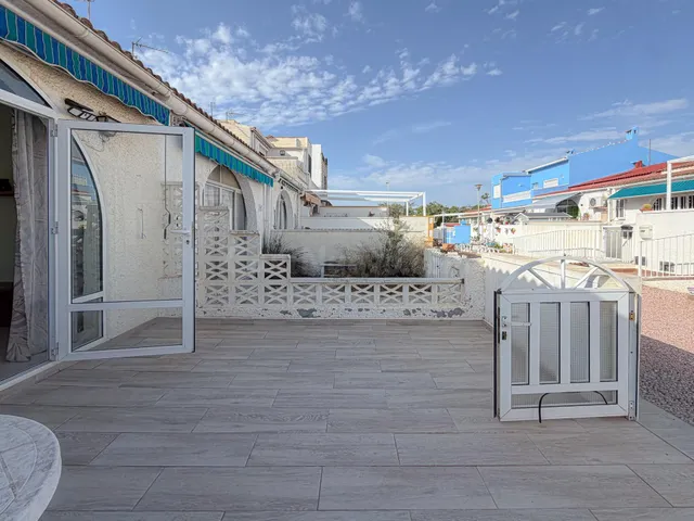 Oportunidad! Fantástico bungalow reformado sin vecinos arriba + Amplia terraza y sin gastos de comunidad — 4