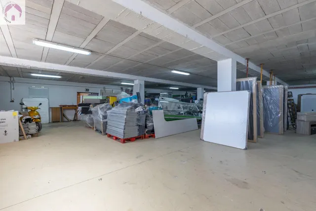 Nave industrial 2169m² en venta - Iznalloz — 4