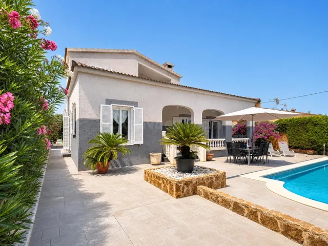 VILLA CON LICENCIA ETV PARA 8 PERSONAS: UNA OPORTUNIDAD ÚNIC - foto 3