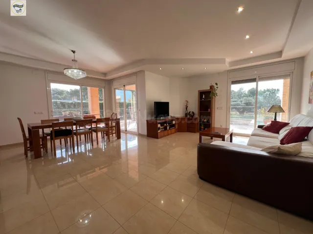 ESPECTACULAR CASA CON PISCINA — 5