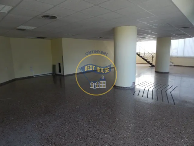GRAN LOCAL COMERCIAL EN ZONA TRANSITADA EN ONTINYENT — 2
