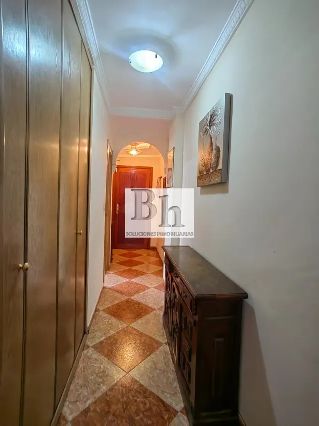 OPORTUNIDAD !!! EN VENTA PISO EN LA PAZ. — 10