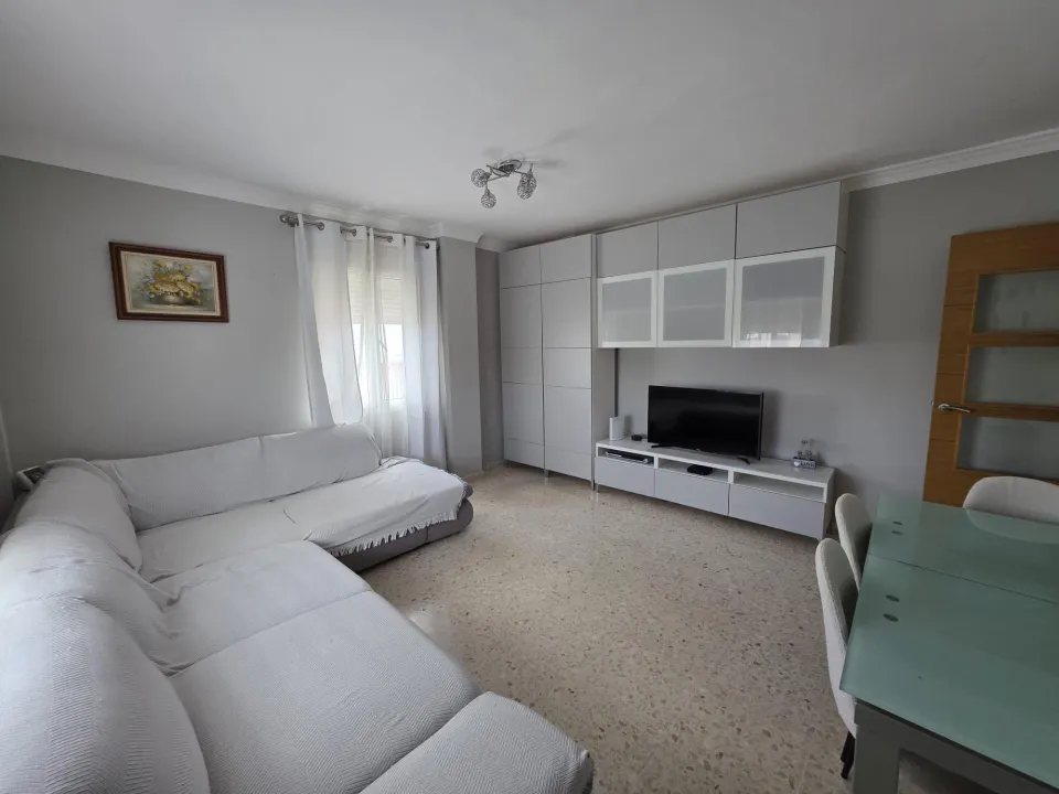 Se vende piso de dos habitaciones con garaje en san roque