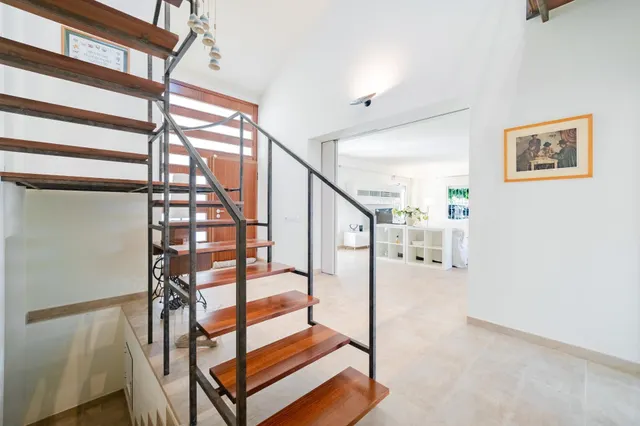 Villa independiente con piscina y 893 m2 de parcela en Benicàssim: espacio, diseño y privacidad — 20