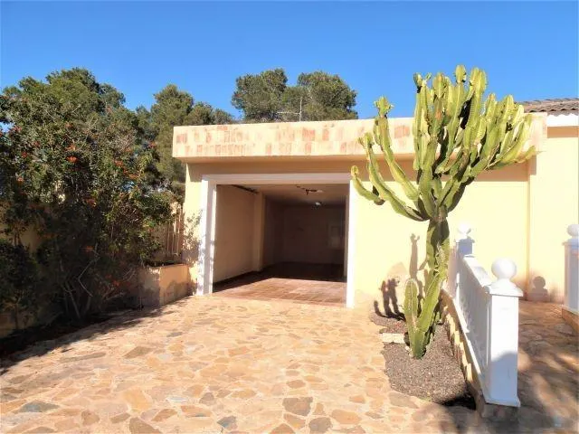 ESPECTACULAR CHALET CON 1.445M2 DE PARCELA EN LAS FILIPINAS VILLAMARTIN — 4