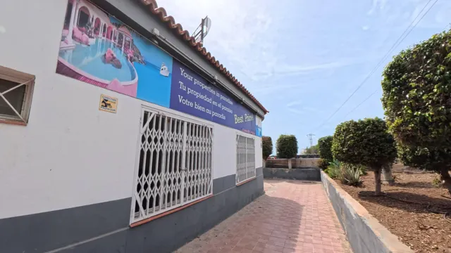 LOCAL COMERCIAL EN ESQUINA CON DOS FACHADAS | LOS OLIVOS, ADEJE — 41