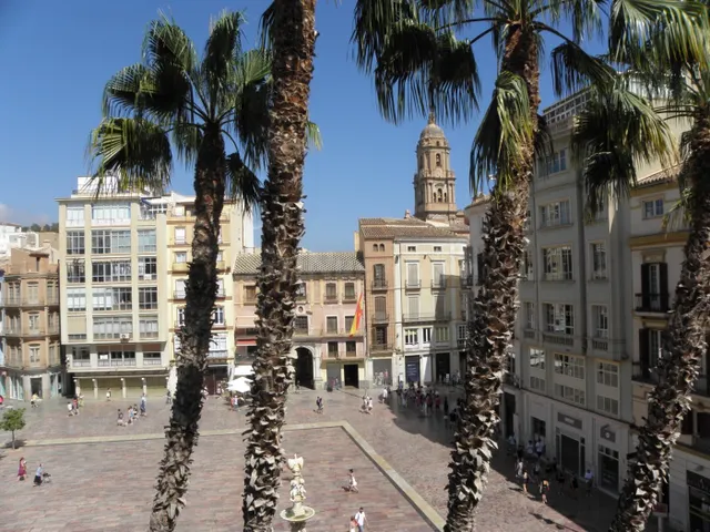 4 DORMITORIOS EN ULTIMA PLANTA EN CENTRO HISTORICO DE MALAGA - foto 5