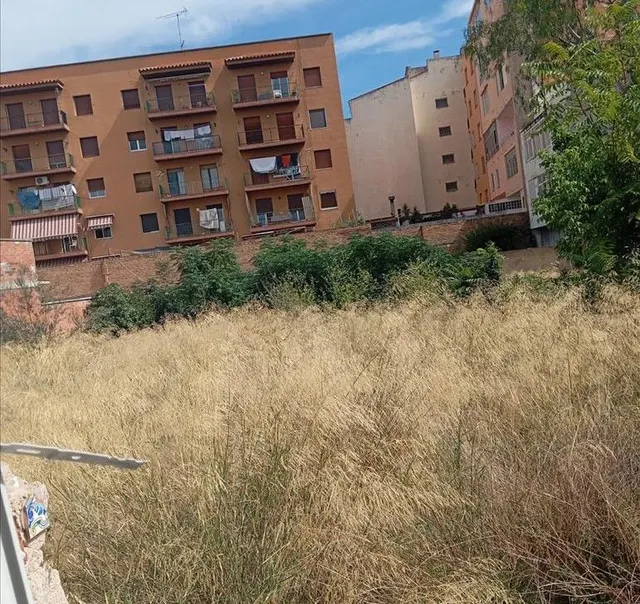 Solar urbano edificable en Figueres — 16