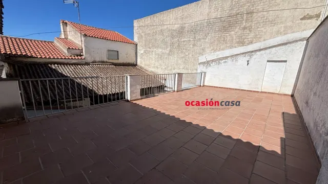 CASA + PISO DE 2 PLANTAS Y COCHERA A LA VENTA
