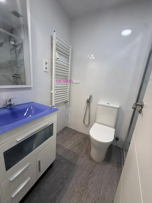 PISO REFORMADO EN ALQUILER CON 3 DORMITORIOS Y ASCENSOR !!! — 13
