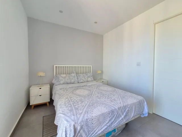 Apartamento situado en la urbanización Torre Luquillo, en el kilómetro 5,5 de La Manga del Mar Menor, que destaca por sus impresionantes vistas tanto al Mar Menor como al mar Mediterráneo. — 14