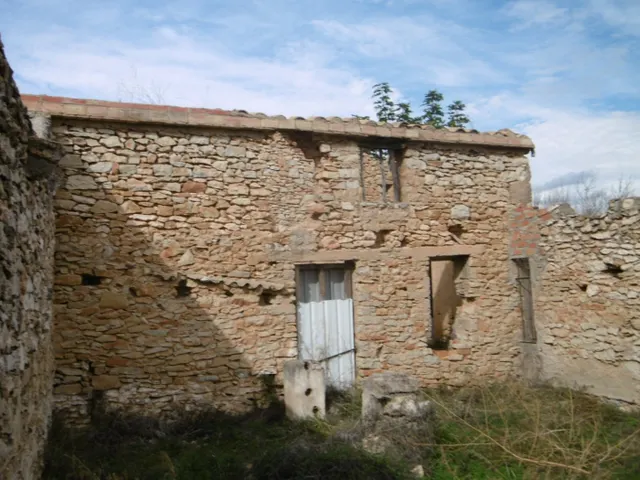 PARCELA URBANA CON CASA DE PIEDRA PARA REHABILITAR — 21
