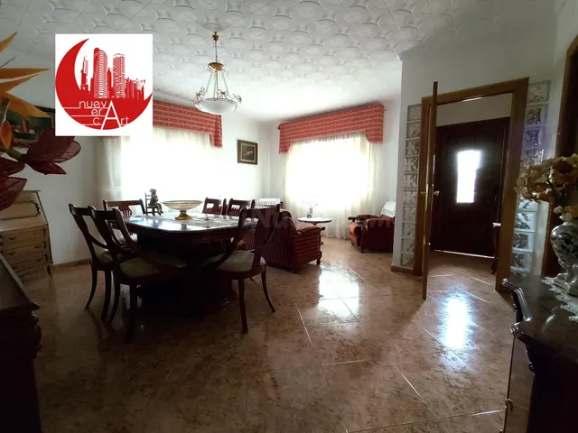 ¡Piso en planta baja en venta de 3 dormitorios, 2 baños y amplio jardín en El Algar! — 2