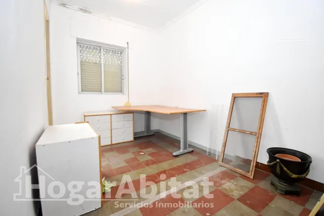 ¡OPORTUNIDAD DE INVERSIÓN! CASA CON BALCÓN Y PATIO EN EL CENTRO — 27