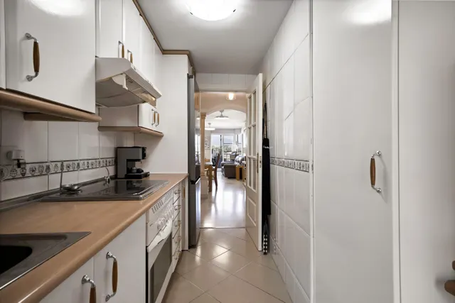 Apartamento en 4a Planta con vistas al mar y montaña en Señorío de Aloha — 11