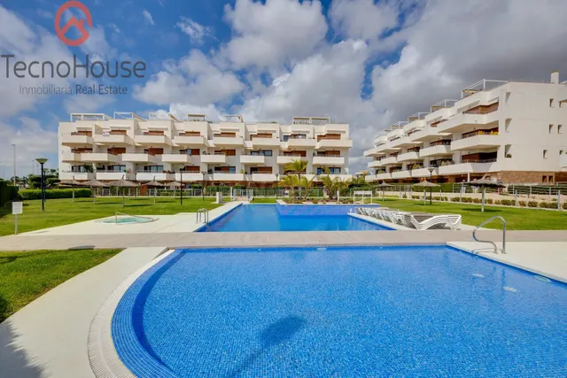 Moderno Piso en Residencial Terrazas De Campoamor con Vistas al Mar — 3