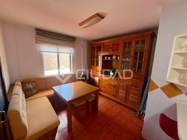 Castillete de esquina con amplio espacio exterior — 7