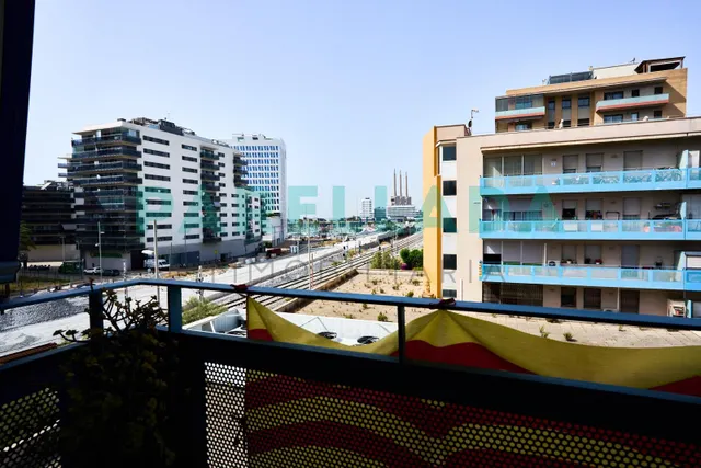 Piso de 3 habitaciones con parking junto al Puerto de Badalona — 8
