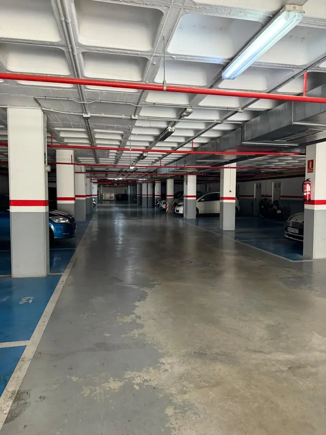 Alquiler de Plaza de Garaje en PAU I - ¡Tu vehículo seguro y a un precio increíble! — 3