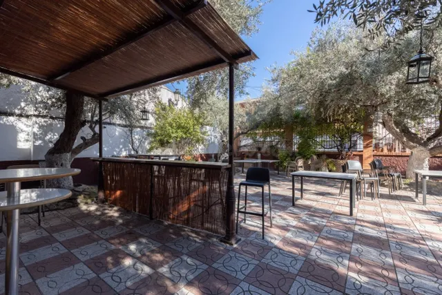 RESTAURANTE / CASA A LA VENTA-- GOJAR - foto 3
