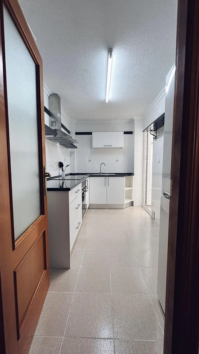 Apartamento con 2 dormitorios, 1 baño, 350 m. de la playa — 10