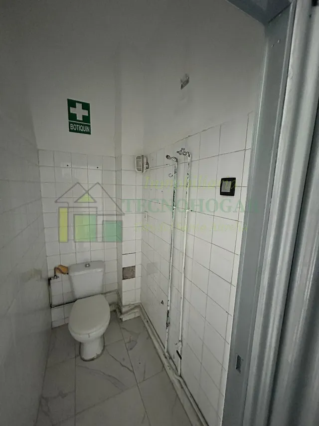 ¡Oportunidad en General Ollero! Local en excelente ubicación. — 12