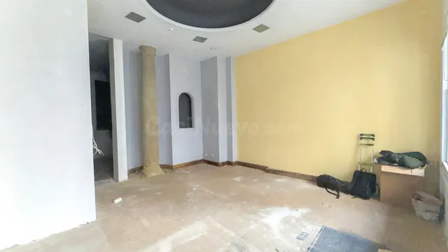 Local comercial en Gudarien Plaza - foto 4