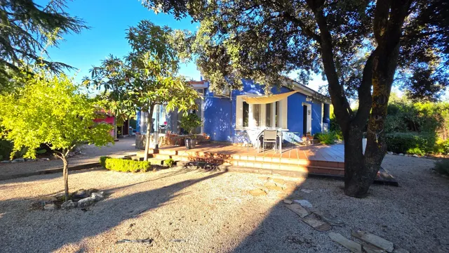Chalet con piscina en Eurovillas — 14