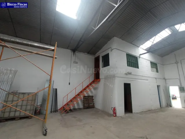 SE VENDE NAVE A DOS MINUTOS DE BRICODEPOT LEON - foto 5