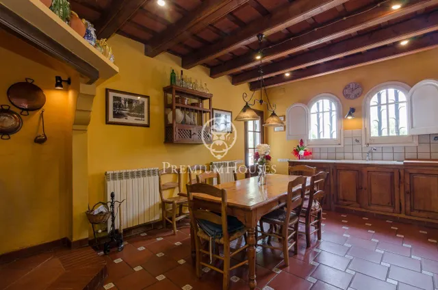 Masía céntrica en venta en Orrius, con negocio en funcionamiento (hostelería) — 15