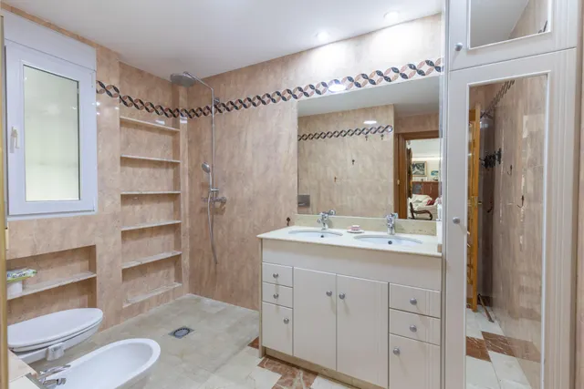 ESPECTACULAR CASA CON PISCINA EN LAS GABIAS — 23