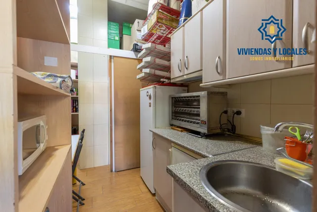 Local en venta junto al instituto Zaidín Vergeles – Listo para empezar tu negocio — 10