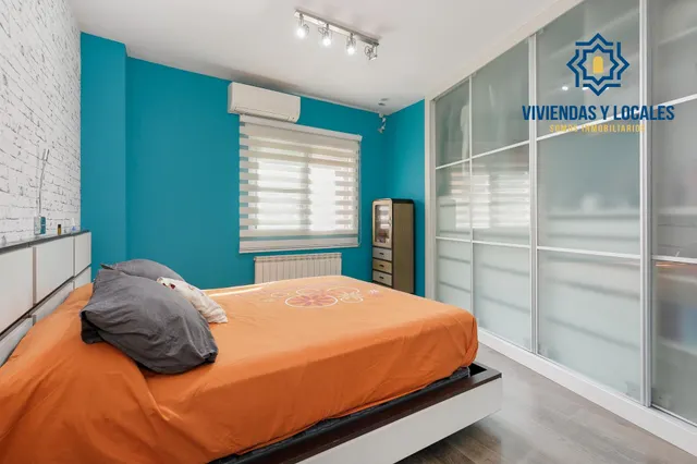 ¡Tu nuevo hogar te espera en Churriana de la Vega! Casa adosada con patio, garaje y futura parada de metro a pocos pasos. — 12