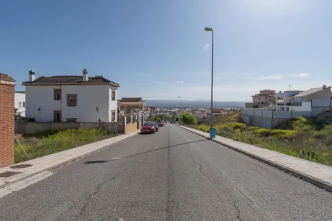 Terreno urbano en Vista Alegre, Peligros