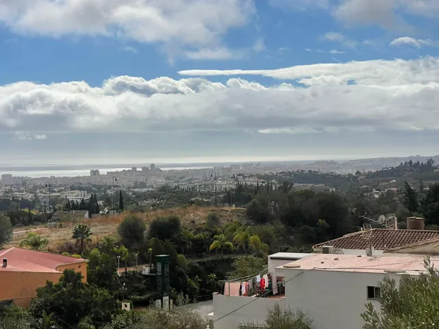 se vende suelo urbano en la carretera de Mijas Pueblo con vistas al mar — 2