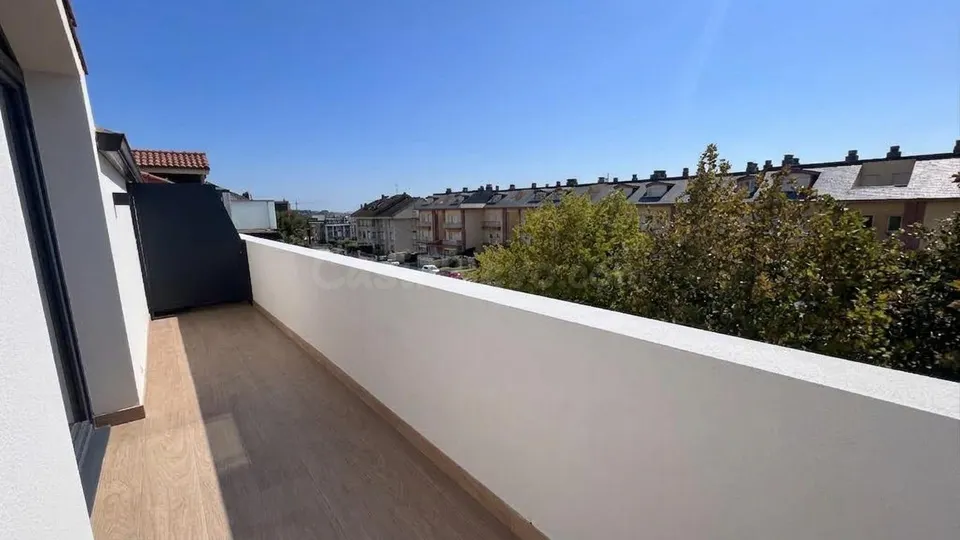 Piso a estrenar en Suances: 1 dorm, 70 m2 útiles, 2 terrazas (Sur/Norte), parking y alarma | Alquiler Fijo