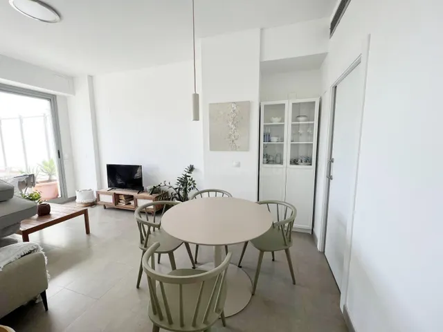 PRECIOSO DÚPLEX CON TERRAZA Y VISTAS AL MAR EN OROPESA MUY C - foto 4