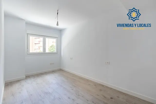 Piso reformado en Avenida Barcelona — 11