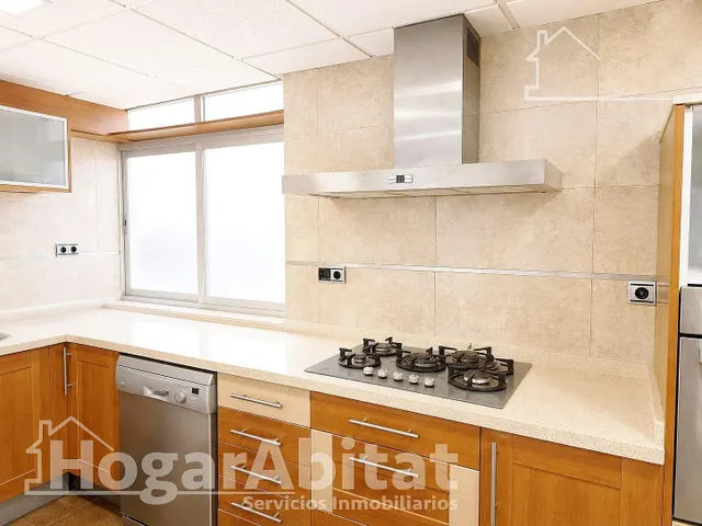 ¡preciosas vistas! amplio, bonito y exterior con balcón y trastero — 11