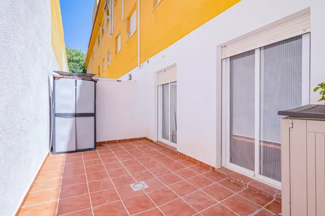 PISO CON PATIO Y COCHERA EN LA ZUBIA — 20