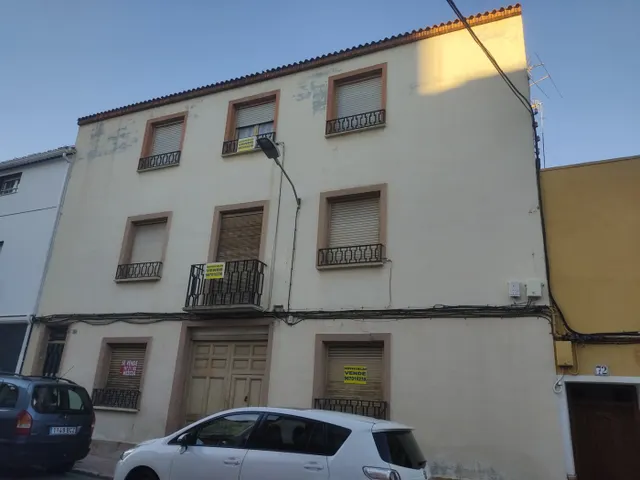 CASA PARA REHABILITAR DE 353 M2 DE SOLAR