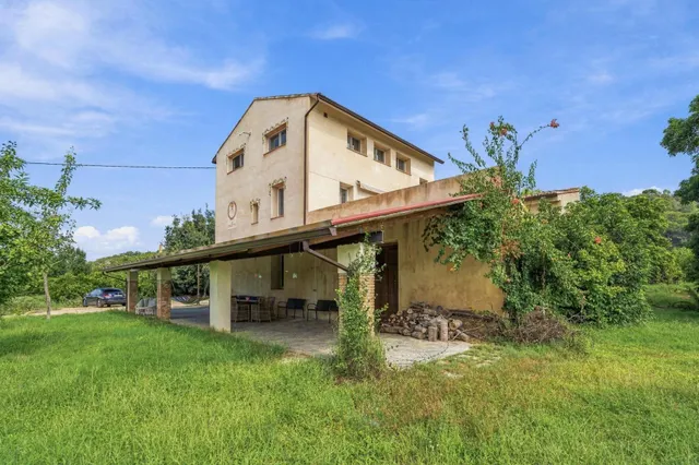 Finca rústica con vivienda reformada, piscina y cultivo ecólógico — 39