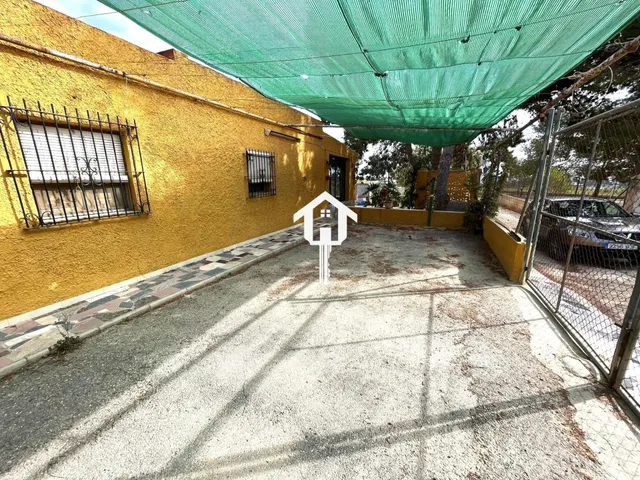 Casa adosada independiente en venta en el Rebolledo, elche. 3000m2 de parcela y 120 m2 de vivienda — 42