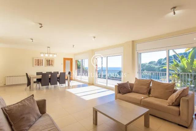 Casa independiente con vistas al mar en venta en Arenys de Mar — 6