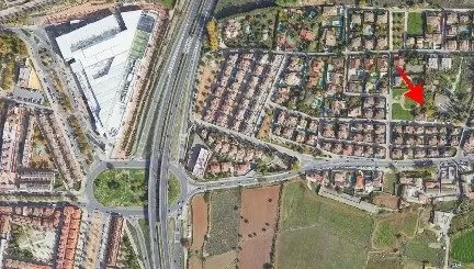 CASA Y PARCELA PARA USOS MULTIPLES. ZONA SERRALLO — 3